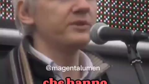 Il monito di Assange contro il Deep State.