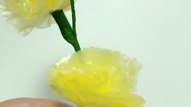 Is it simple and beautiful to make flowers with garbage bags
