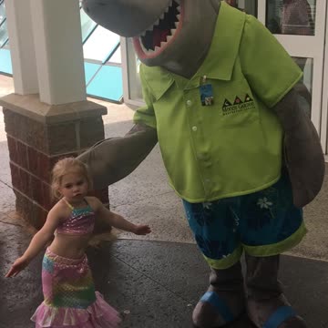 Cajun girl sings “Baby shark”