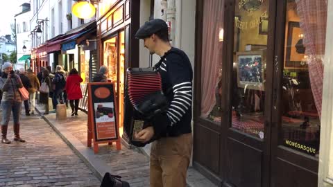 Accordion Player in Paris