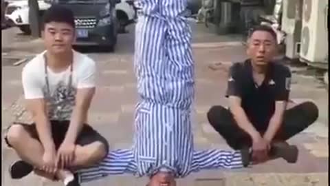 Nobody dies in this Chinese magic trick