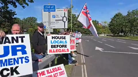 Patriots in Rushmoor rally against illegal migrants being housed in their