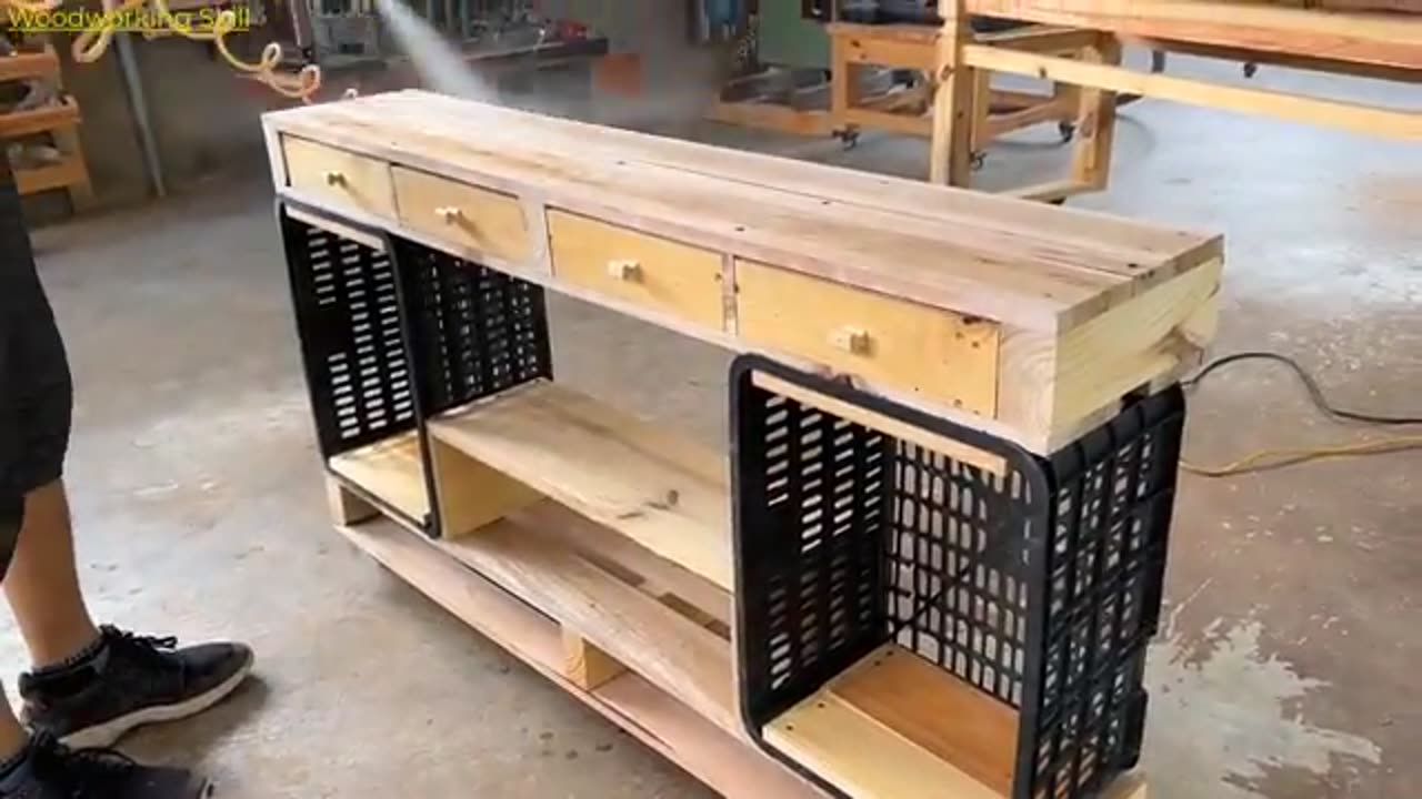 FURNITURE Fantastic Ideas and Designs in Pallet Woodworking Detailed Instructions Anyone Can Follow