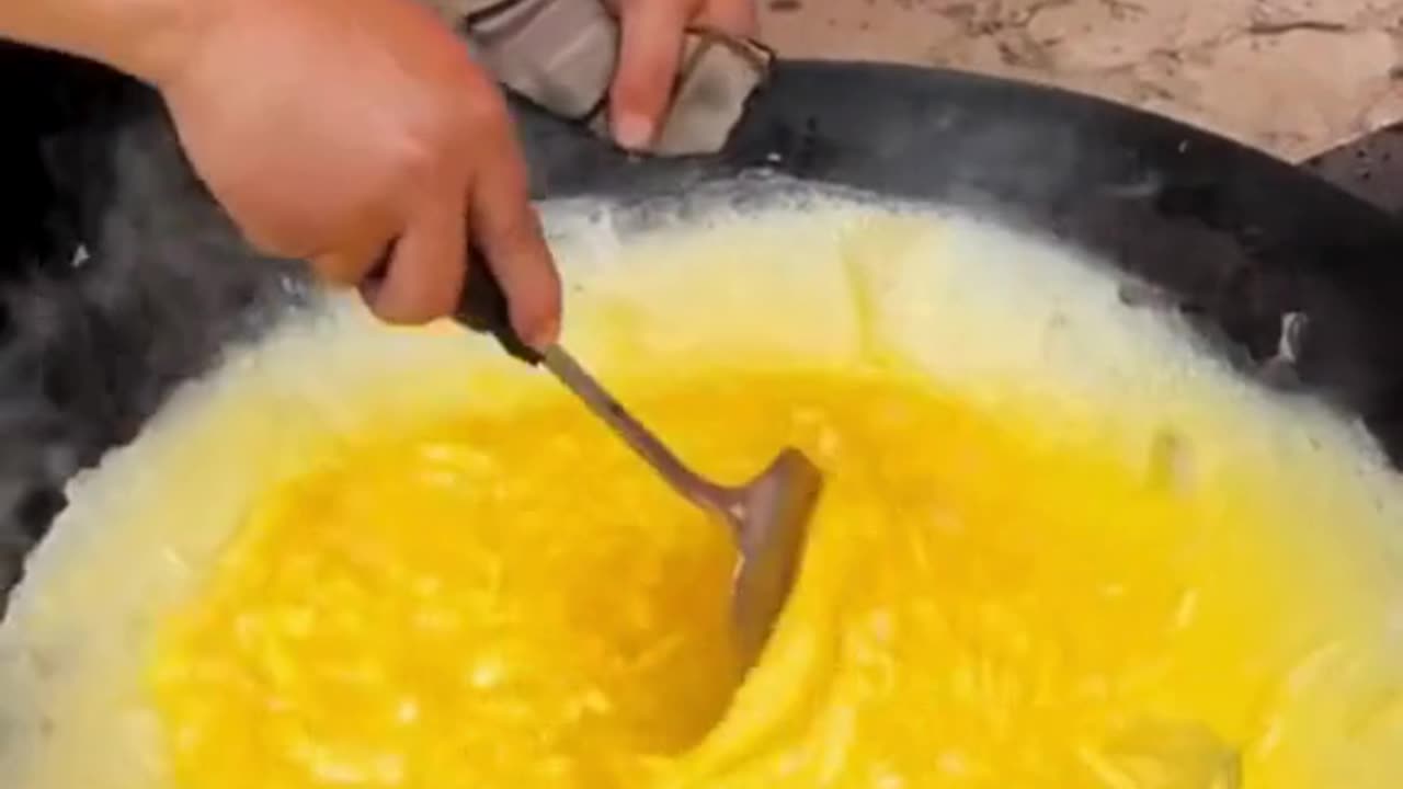 Giant Omelet Street Food in China! 🍳🇨🇳