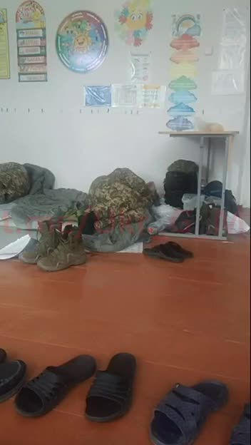 Ukrajinské jednotky dislokované ve škole ve Slavjansku