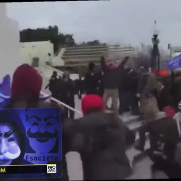 Dc , police barricade is broken