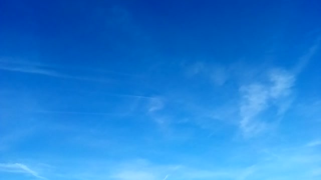 Live Chemtrails + Time lapse commenté du 15.10.2021 dans les Alpes de Haute Provence