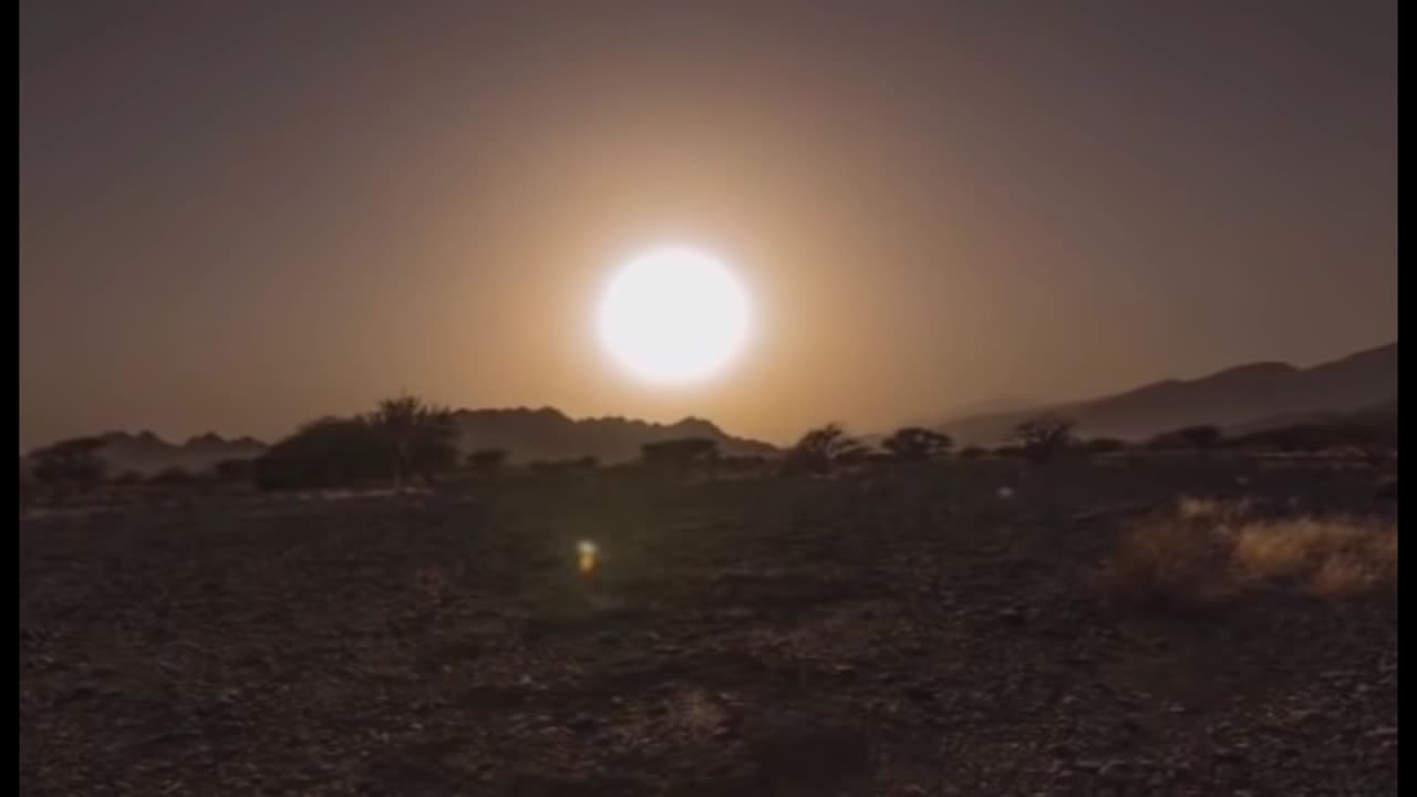 太陽在平坦的大地上逐漸遠去