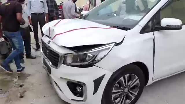 Show room Kia car accident live