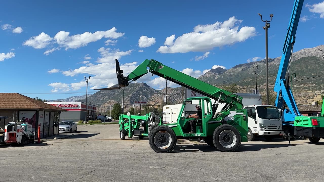 Telehandler Forklift 2014 SkyTrak 6042 4x4x4 6,000 LB 42’ Reach Cummins Diesel Telescopic Fork Lift