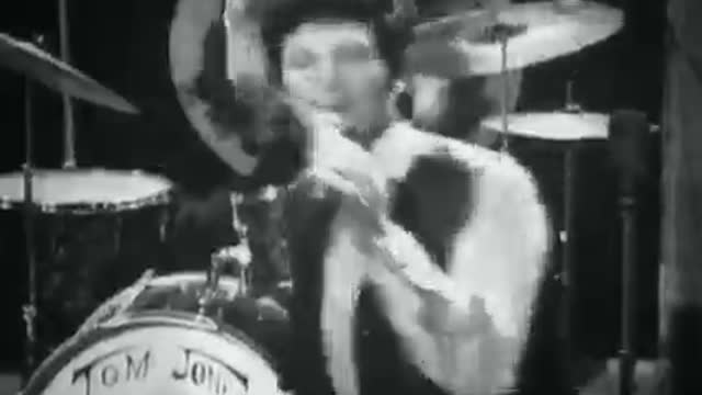 Tom Jones - Chills & Fever