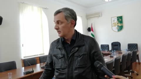 Алхас Джинджолия о драке депутатов с главой МВД