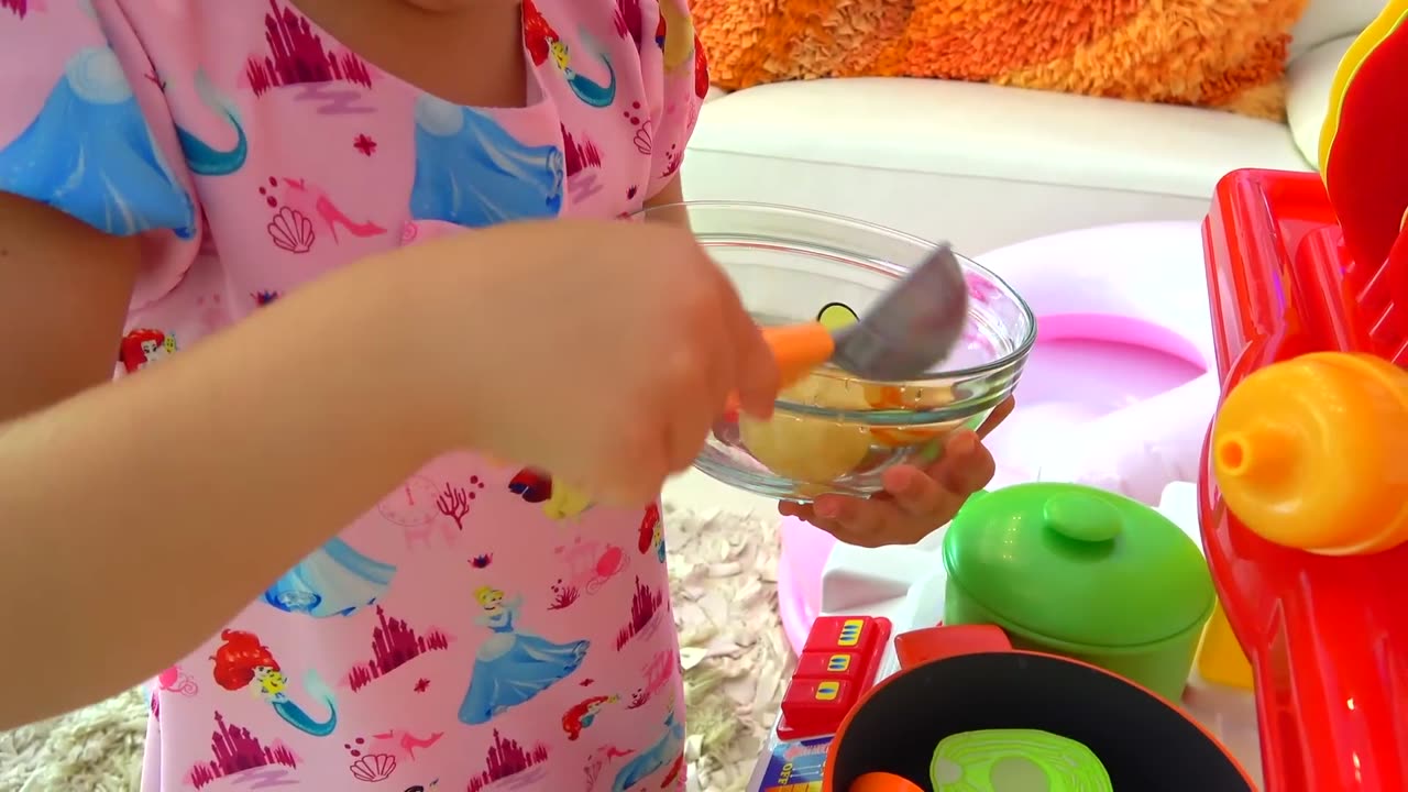 Roma and Diana Pretend Play Cooking Food Toys with Kitchen Play Set