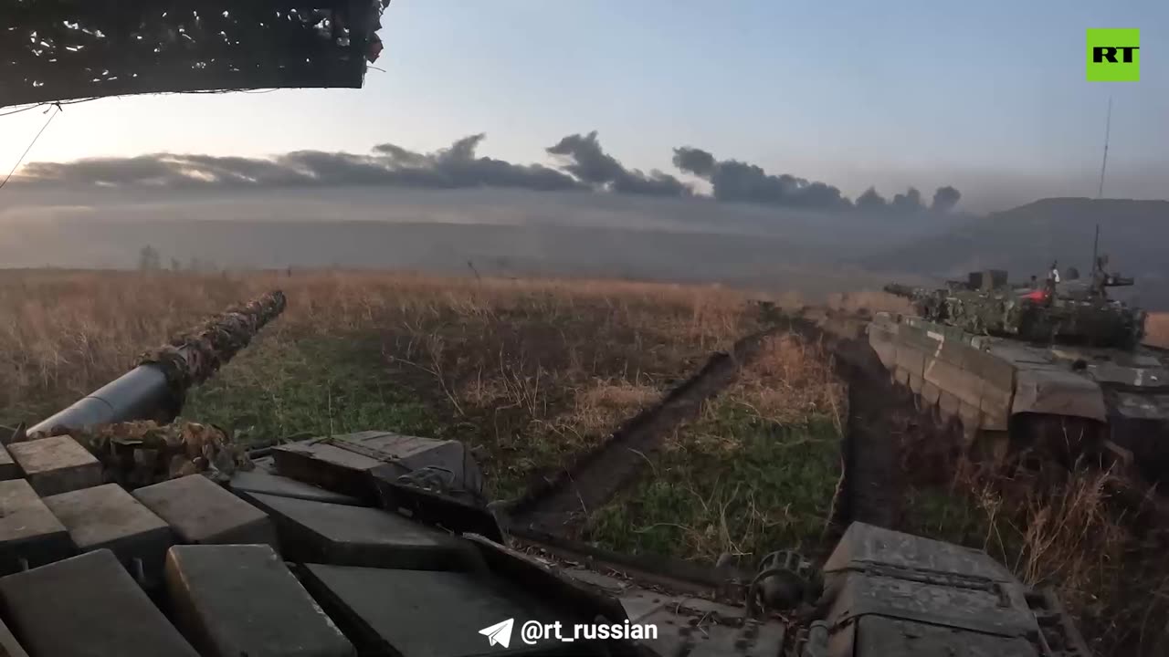 Russian Tanks and Armored Vehicles Attack the Avdiivka Terrikon