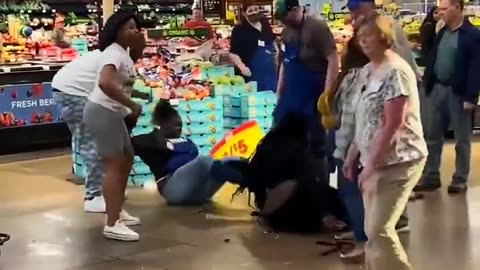 Grocery store fight 😭