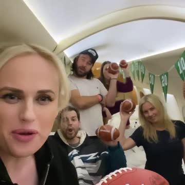Rebel Wilson goes to the Superbowl