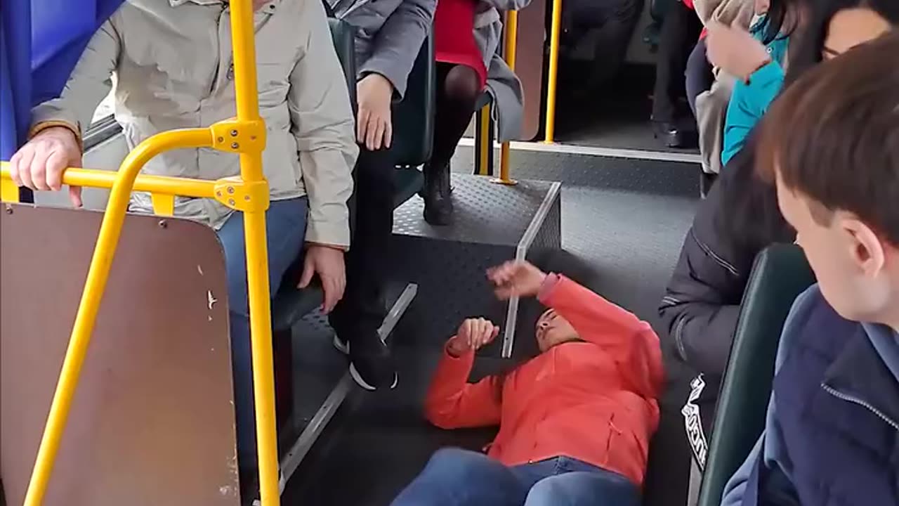 Pregnant girl oversmart man on bus