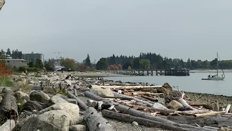 Ambleside Beach Park