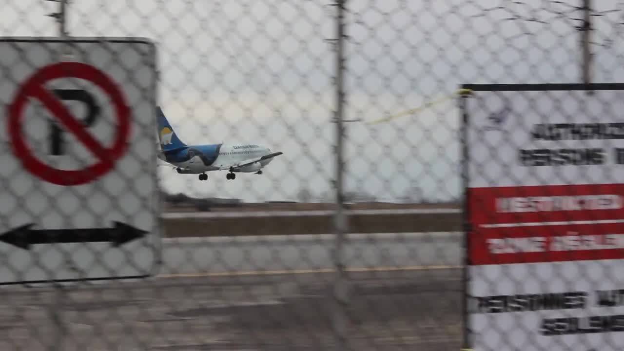 Jet landing at YOW (Ottawa Airport) Ontario