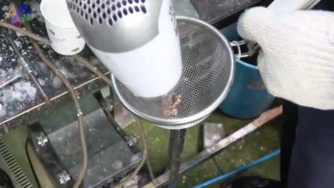 Process Of Making Gold Owl. Korean Jewelry Technician