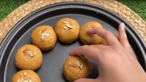 How to Make Delicious Besan Laddu at Home