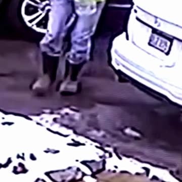 Any one need a broken toilet.! 🚽🤣