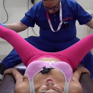 Chiropractic wth opening of legs🥵