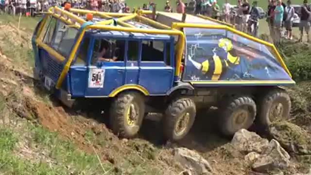 8x8 Mercedes Benz and Tatra Truck Offroad Show - Truck trial