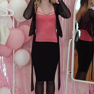 Pink Top: Add Some Brightness to Your Day!