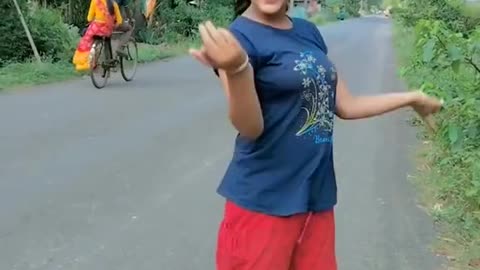 Viral hot dance video