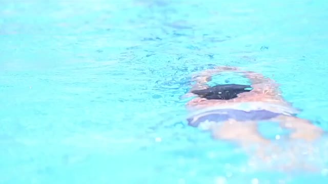 Formation of training swimming (of women)