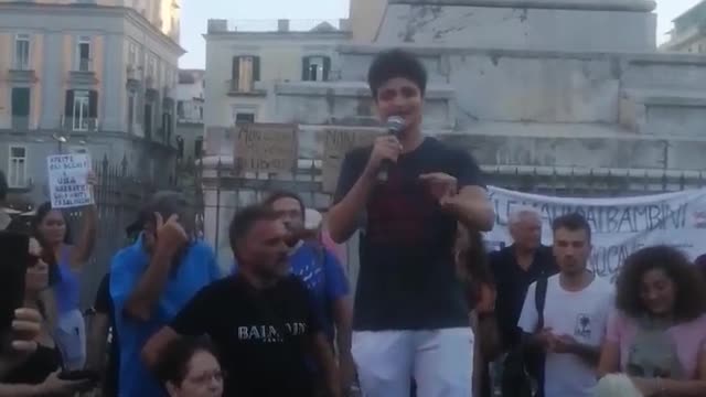 28-8-2021 Manifestazione No Green Pass Napoli Piazza Dante