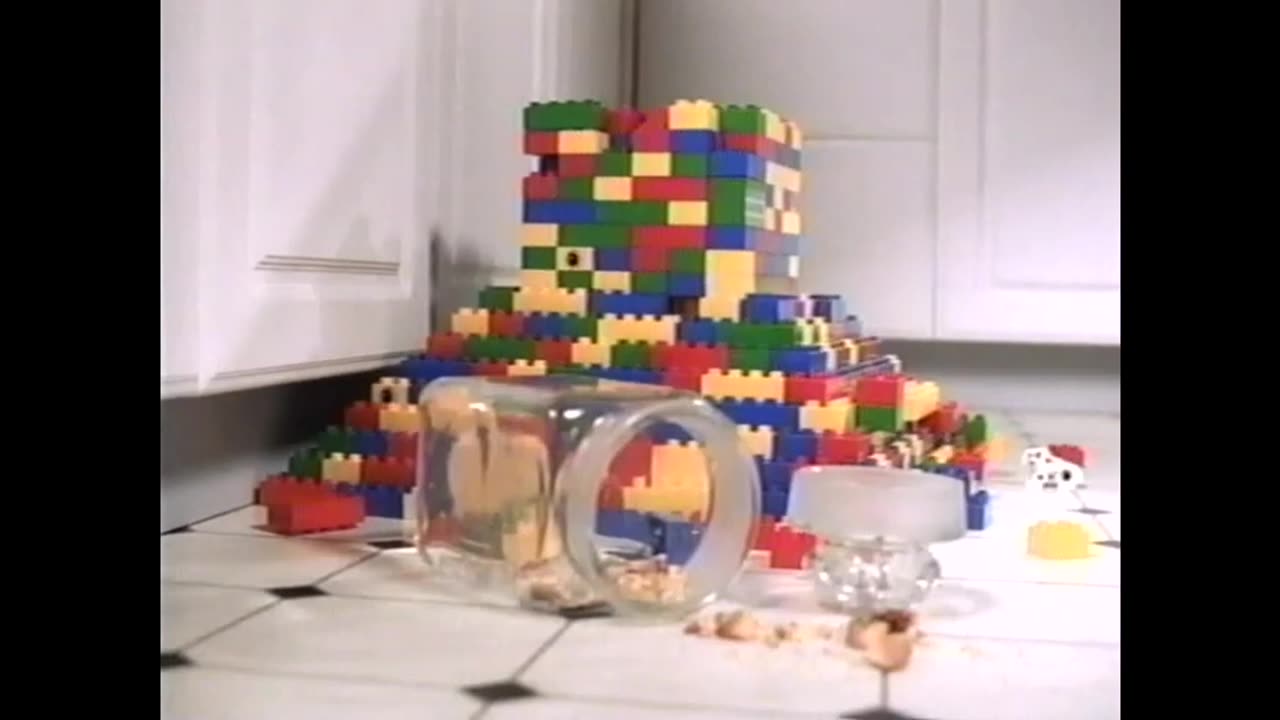 December 16, 2000 - Toys 'R Us Has What Kids Really Want for Christmas : Legos