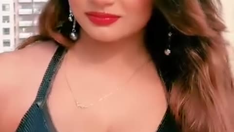 Kamshin haseen hot bhabhi viral reels video on instagram.