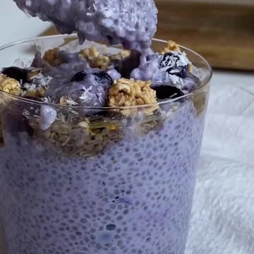 High protein blueberry chia pudding 🫐💜 perfect on its own as a snack | #weightlose #cardio