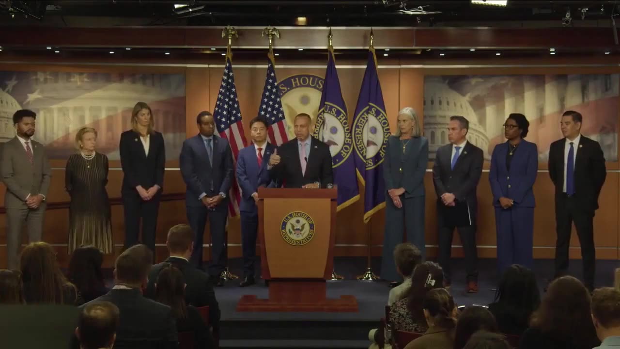 Hakeem Jeffries is flipping out. "This is your priority? you want to bully a member of Congress?!"