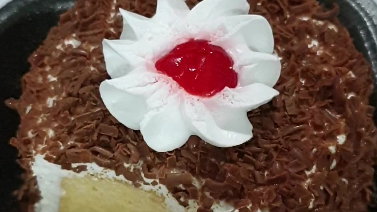 A Delicious Vanilla Cake Slice In Armenia, Colombia🍰😋🇨🇴