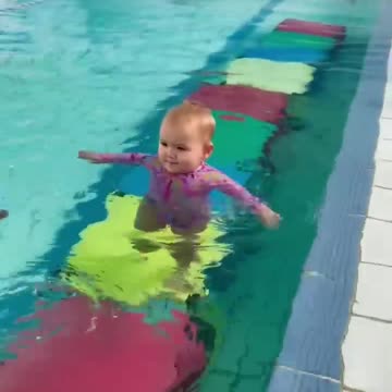 Baby's exploration ❣️💝💝💚💗💗😘😘🟣🟢🟢🔵🔵💕💛😍