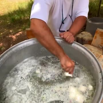 Preparation of delicious raitha salad including black pepper and walnut