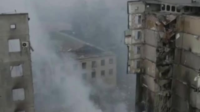 Drone κατέγραψε συγκλονιστικές εικόνες καταστροφής πάνω από το Κίεβο