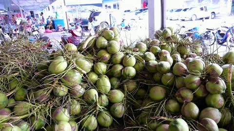 Street food - Fresh fruit coconut balls