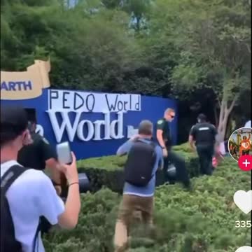 This happened at Disney World Orlando.