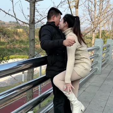 HOT GIRL HUG FUNNY VIDEOS