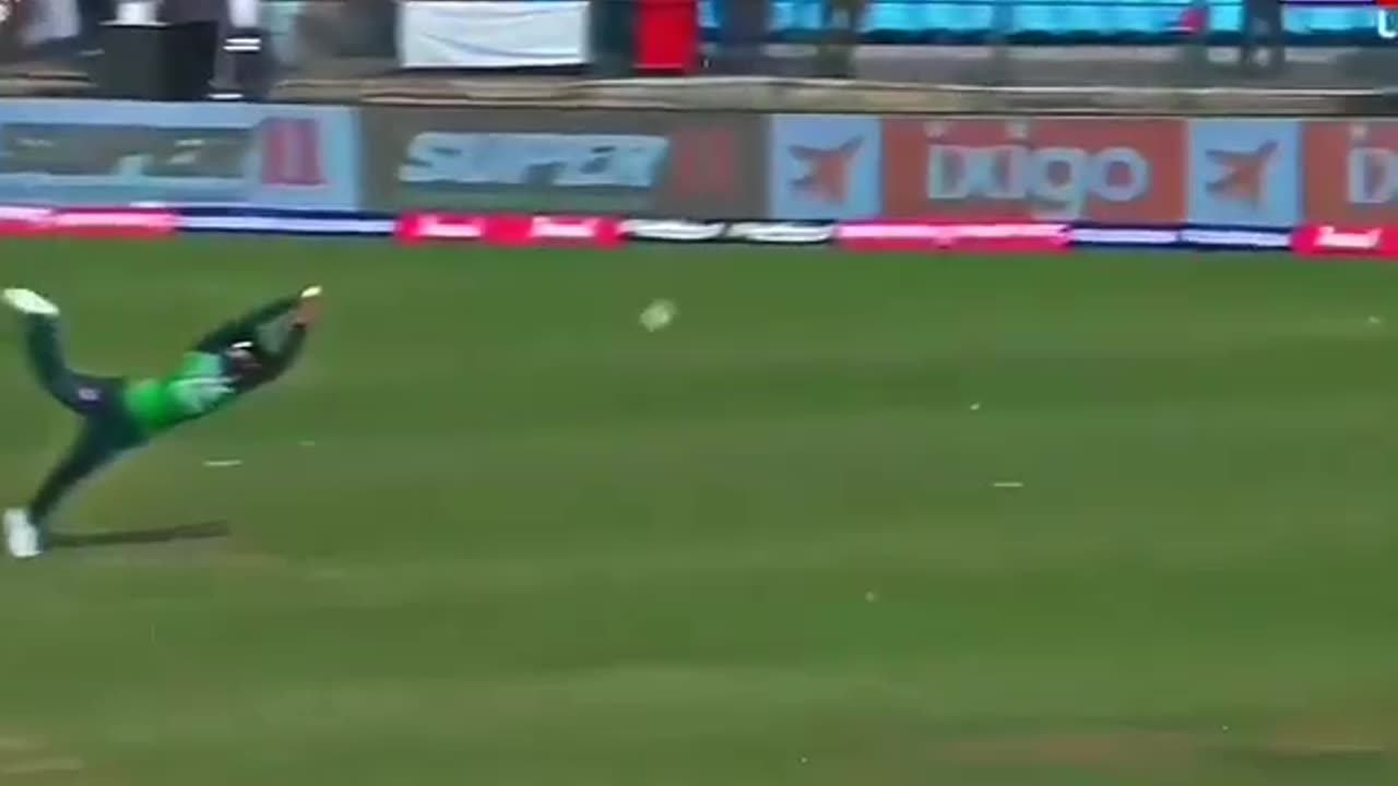 Carikit aspidar man shadab Khan