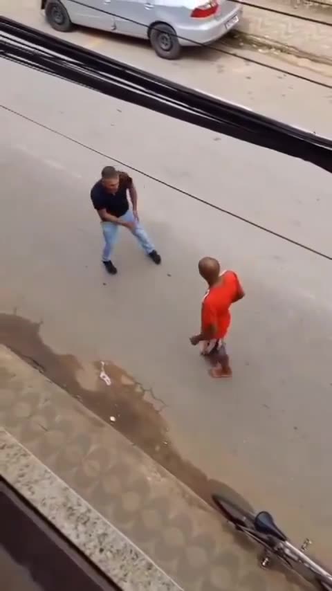 Do not tie your shoes while fighting