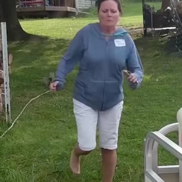 Who else shovels the snow with bare feet.! 🤣