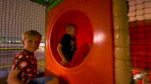 Fun indoor playground | For Family &kids at Leo’s lekland