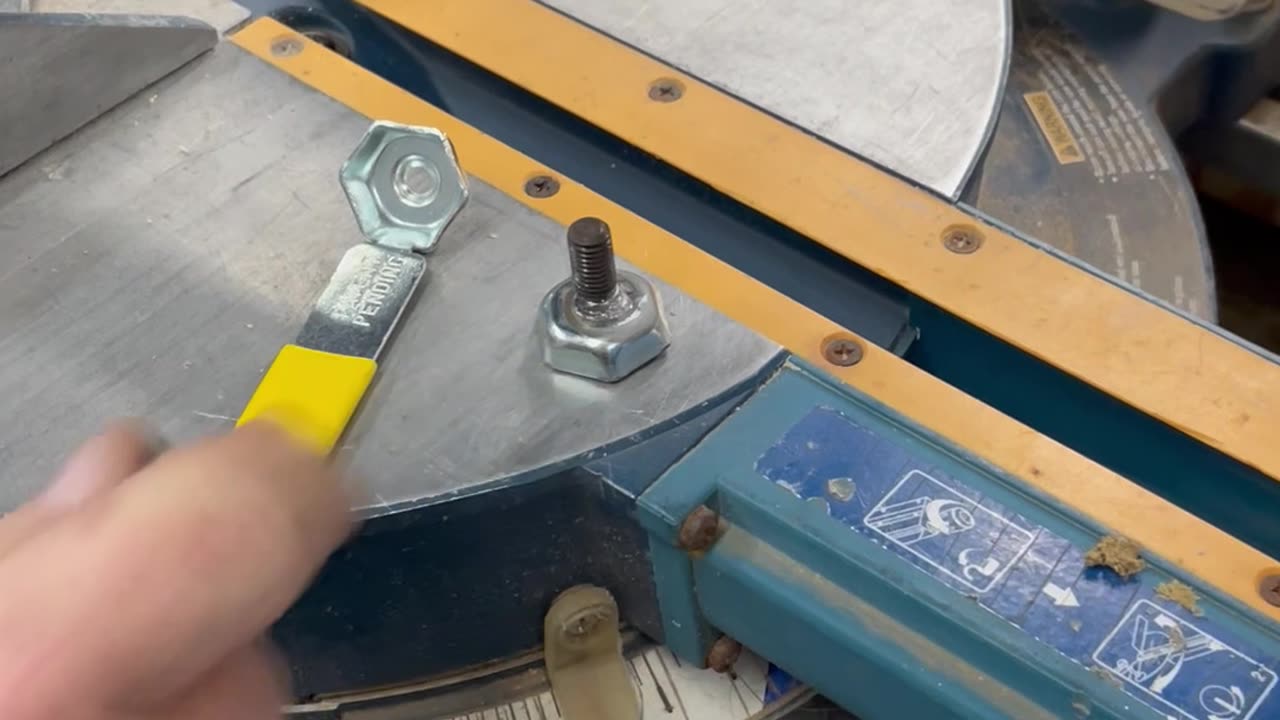 Hexit Removal Mitre Saw