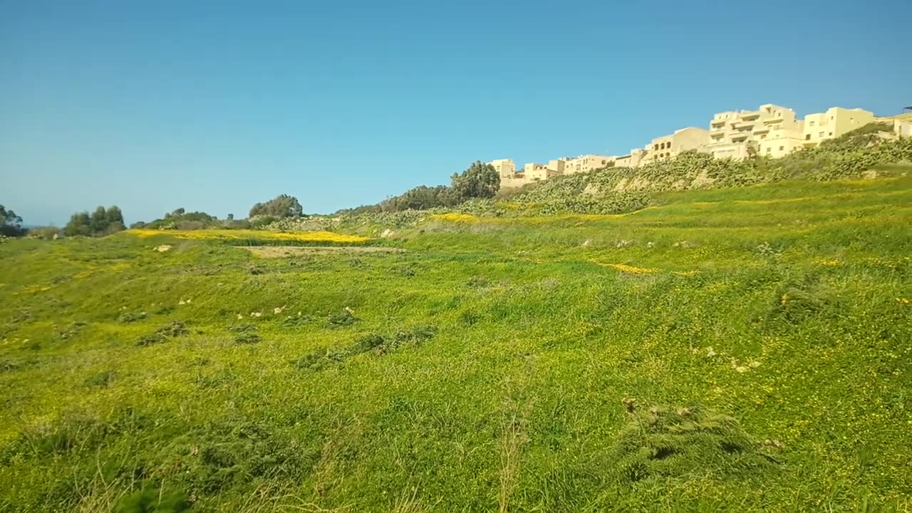 Spaziergang von Zebbug zum Leuchtturm