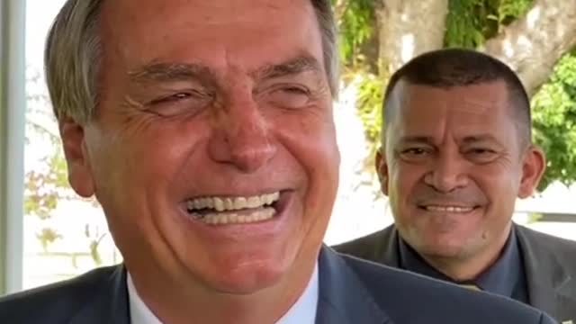 BOLSONARO HUMILHA JOÃO DORIA